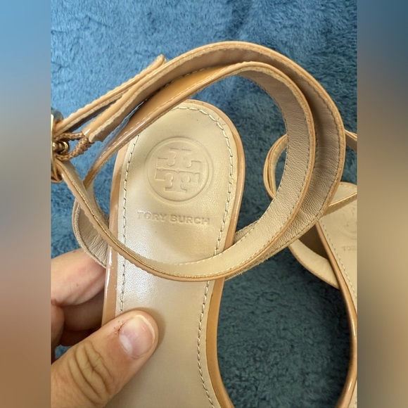 Women’s Tory Burch Nude Strappy Open Toe Block Heels Size 6 GUC Logo Designer - Picture 4 of 7
